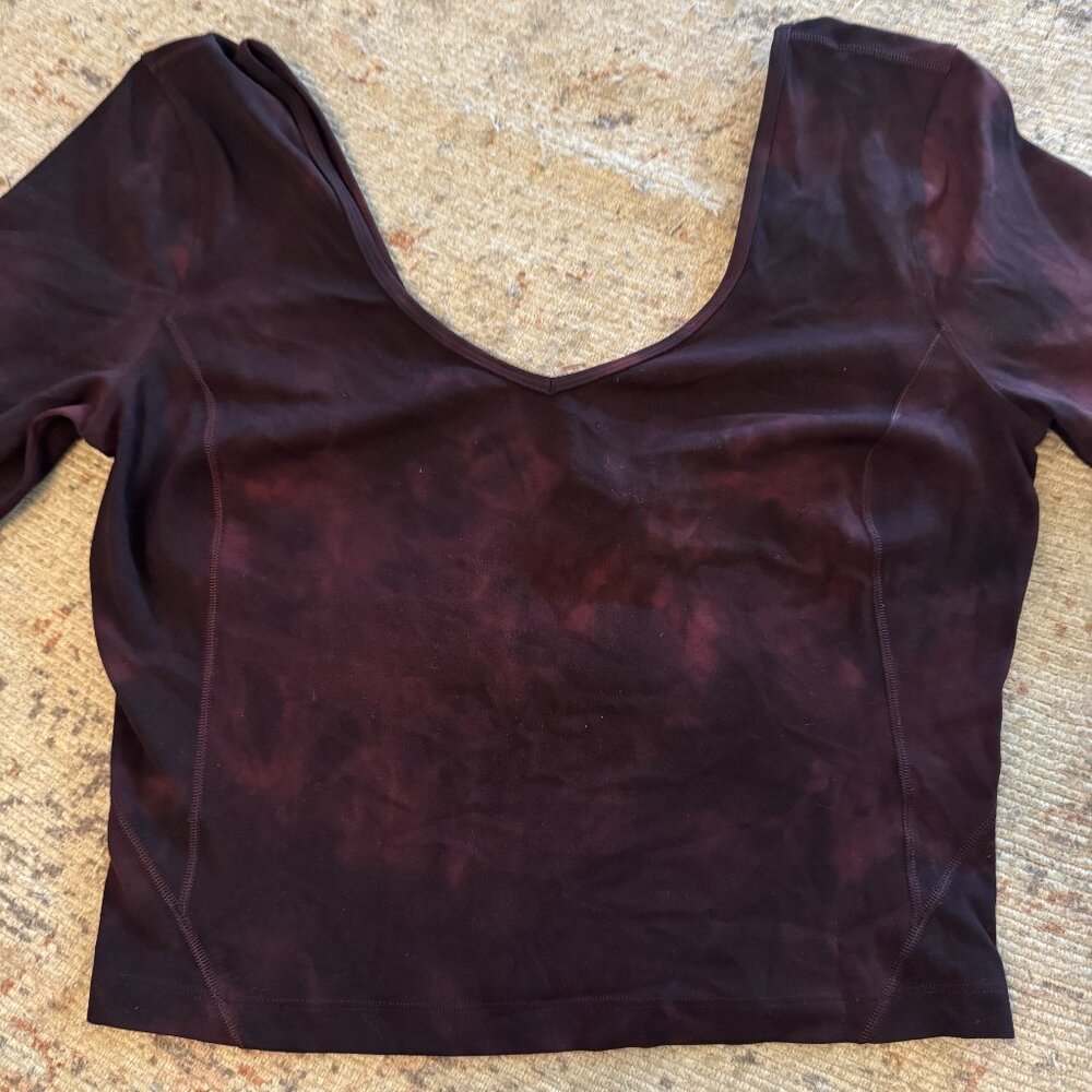 Lululemon Nulu Long Sleeve Crop Top – Size 8 (Burgundy Tie-Dye)